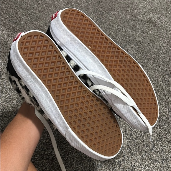 Vans Oldskool Fuzzy Checkered Sneakers - Picture 4 of 6